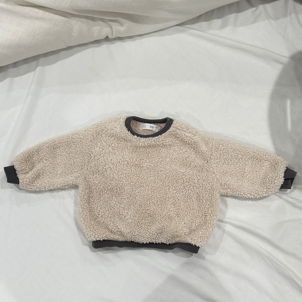 Zara Cream Sherpa Sweatshirt with Dark Trim
